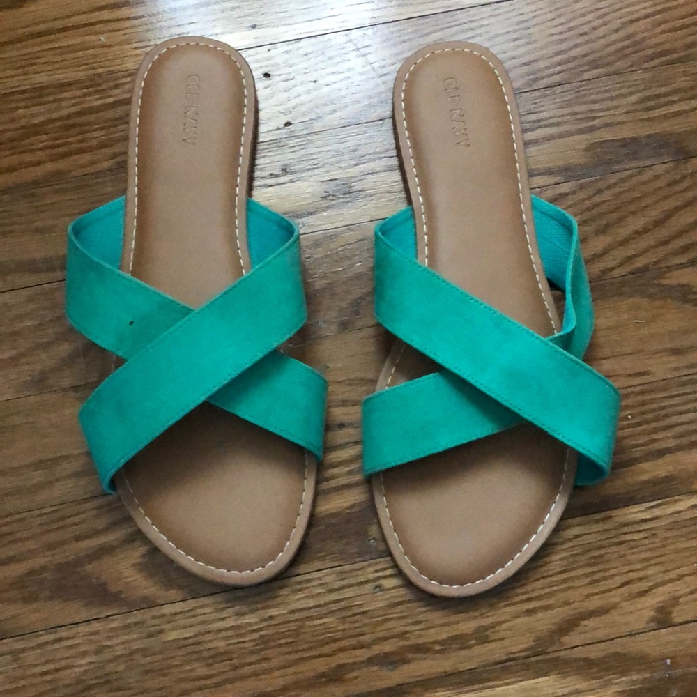 Old Navy cross flip flops-9